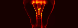 Den vanlig glødepæren som ble oppfunnet av Thomas Edison i 1879 har takket for seg. 1 september ble det med et EU-forbud, forbudt å produsere og importere glødepære. Nå er det mer energieeffektive alternativer som tar over. Glødepæren […]